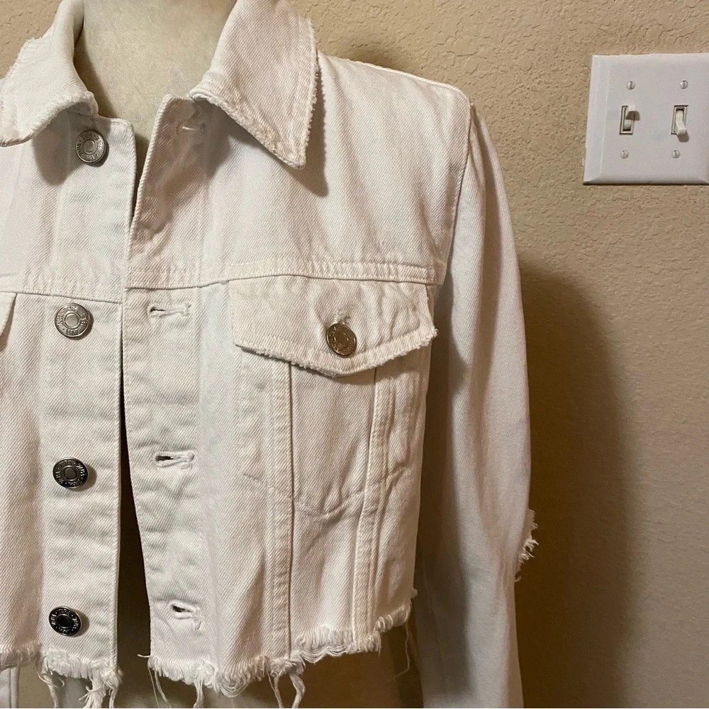 Zara White Jacket Cropped Distressed Frayed Hem Denim Button Front Size Small